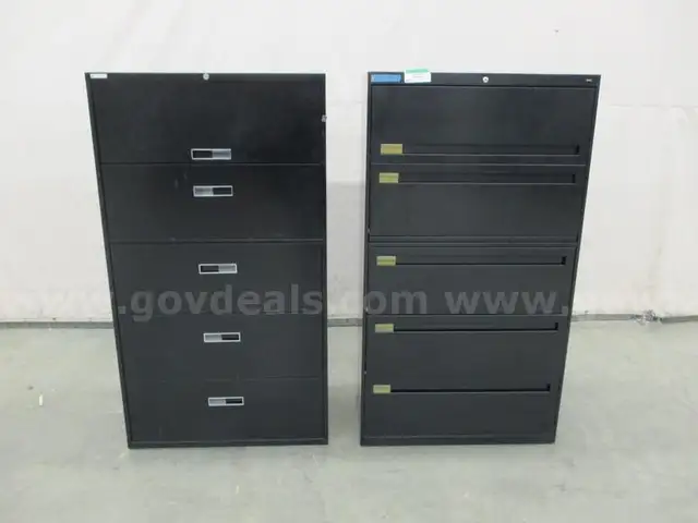 2 File Cabinets - B5