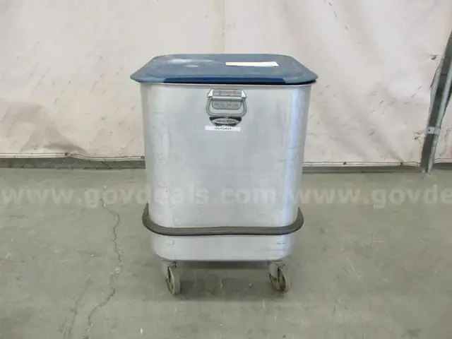 Storage Bin w/ Accessories - B8