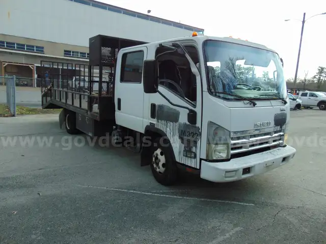 2008 Isuzu NPR Landscape Truck - Surplus Lot