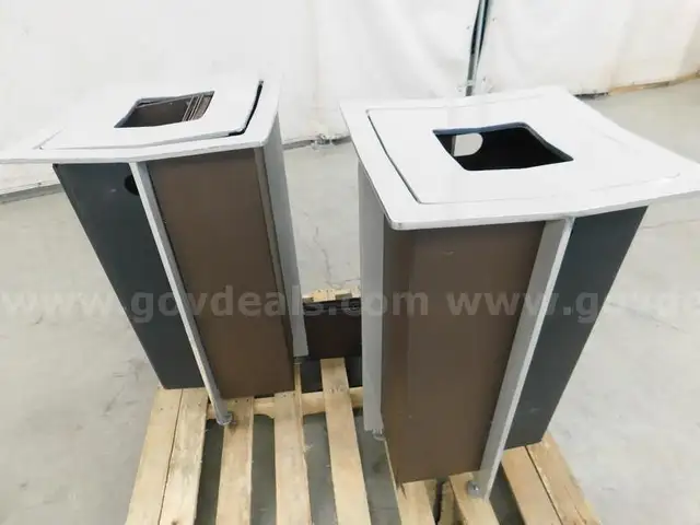 2 Trash Cans - C5