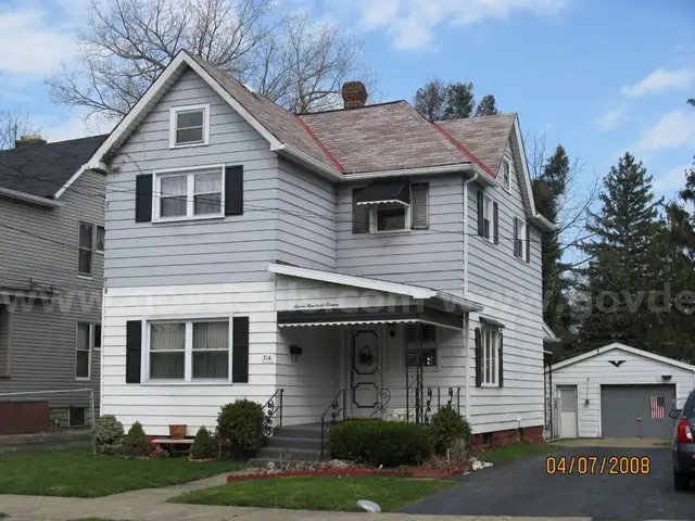 716 EAST 9TH  ERIE (15-020-034.0-229.00)