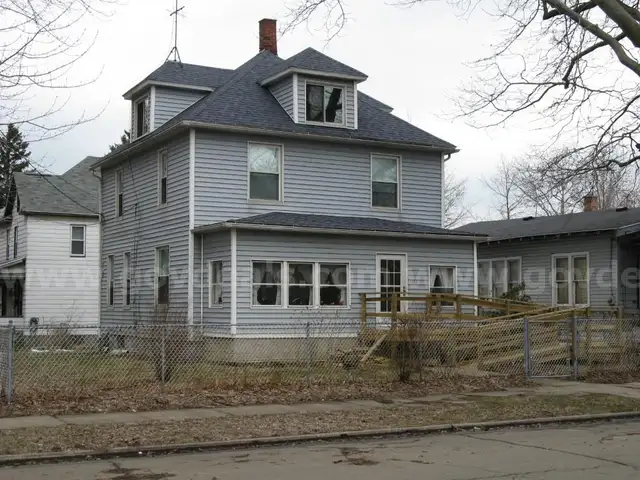 1302 EAST 20TH  ERIE (15-021-007.0-217.00)