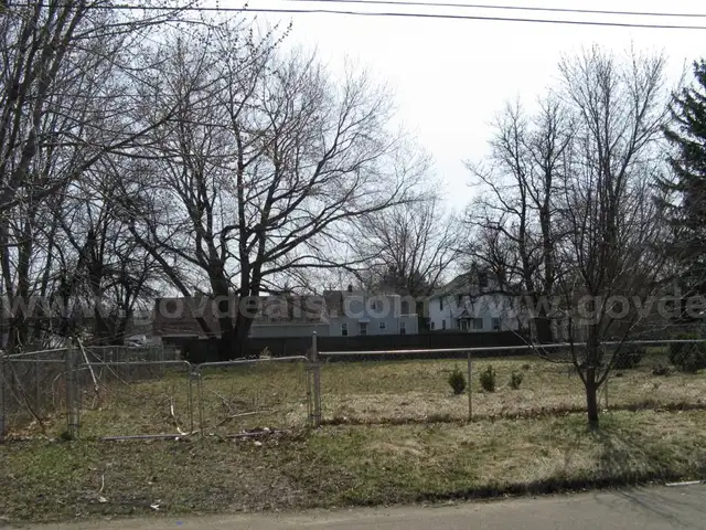 2019 EAST 19TH  (Lots 9 & 10) 80X120 ERIE (15-021-028.0-229.00)