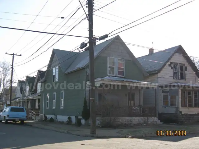 1701 CASCADE  27 x 76  ERIE (16-030-043.0-119.00) BLIGHTED PROPERTY