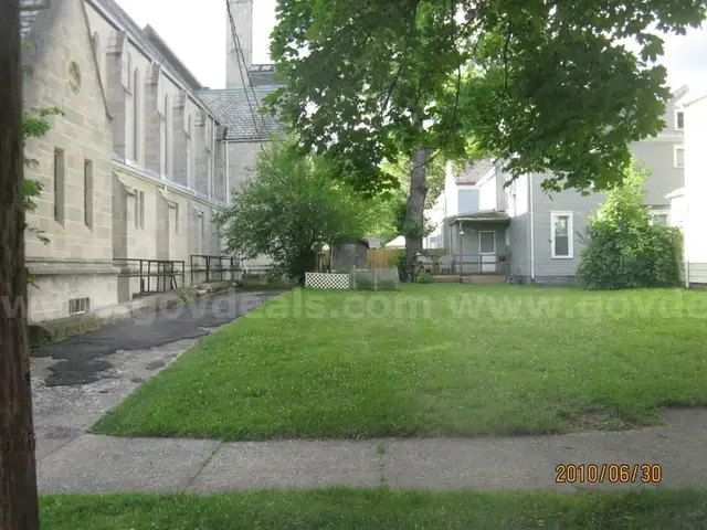 959 WEST 9TH ST  LOT 41.25 X 70  ERIE (16-030-047.0-121.00) BLIGHTED PROPERTY