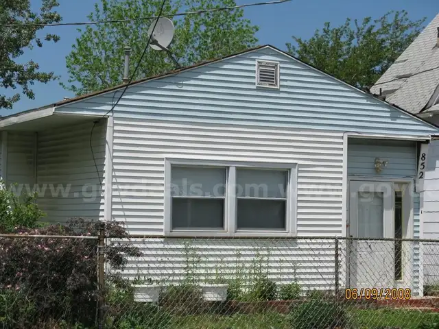 852 EAST 22ND ST  40 X 128  ERIE (18-050-033.0-135.00) BLIGHTED PROPETY