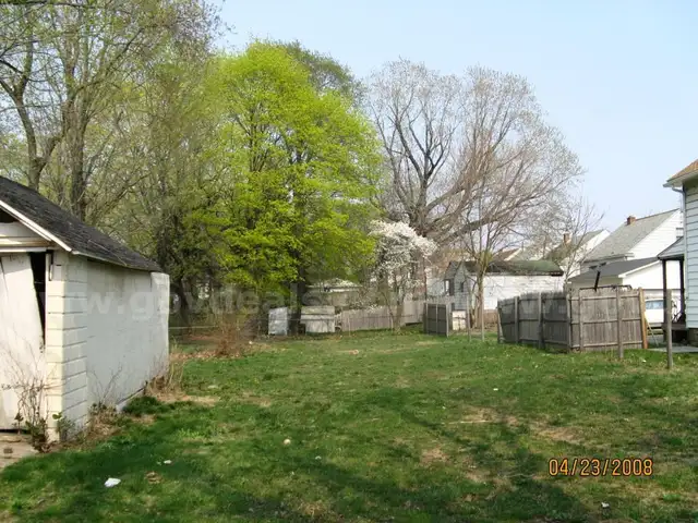 EAST AVE  (ss 1003 23RD ST)  35x 140 ERIE  (18-050-0.410-106.00)