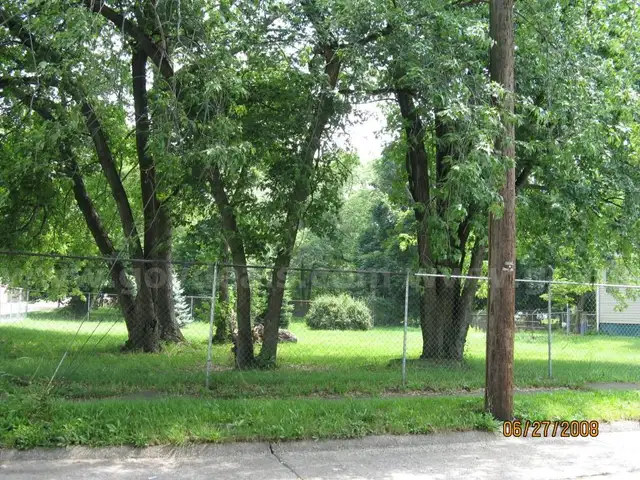 EAST 22ND ST  81.85 X 105   ERIE (18-051-0.020-301.00)