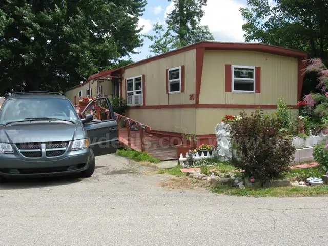 4065 W. RIDGE RD. LOT 25  - TRAILER ONLY - MILLCREEK (33-055-247.0-009.45)