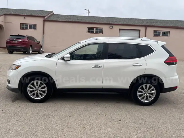 2017 Nissan Rogue SV 2WD