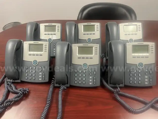Lot of 6 Cisco IP Phones