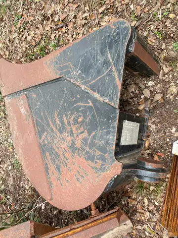 12&#x22; Caterpillar Excavator Tooth Bucket