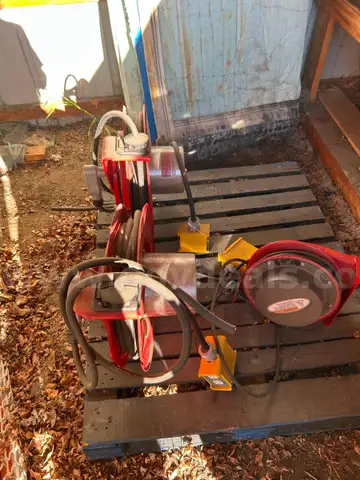 ALMOST NEW Reelcraft Electrical Hose Reel
