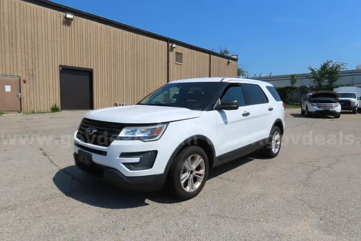 2018 Ford Explorer (inspections/pickups by appointment only)  must be towed