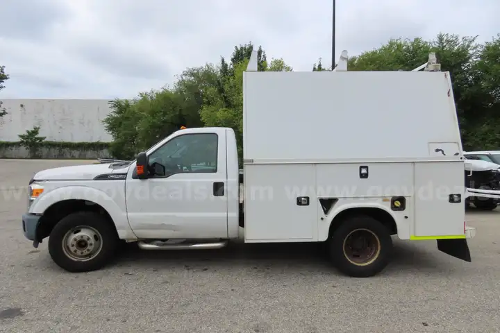 2016 Ford F-350 SD (Inspection/Pickups by Appointment Only) must be towed