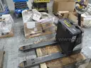 Crown pallet jack. Model WP3035-45