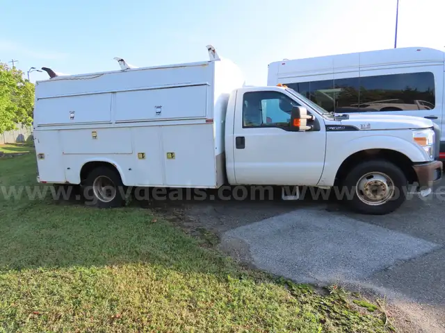 2012 Ford F-350 SD (inspections/pickups by appointments only) must be towed