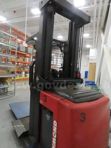 Raymond order picker