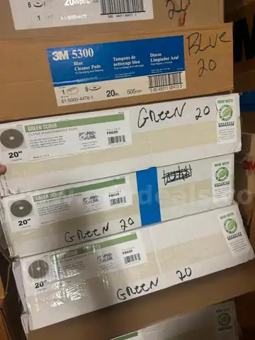 Lot of Various Sized 3M Scrubbing Pads