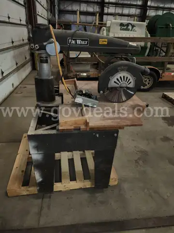 DeWalt Radial Arm Saw