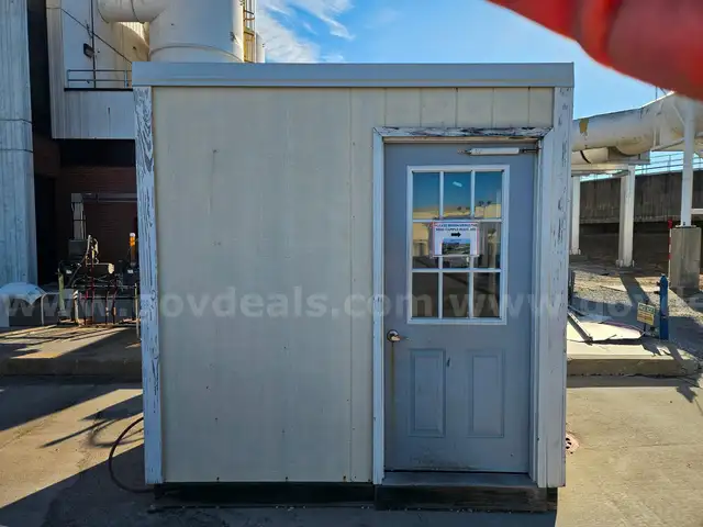 Garden Shed type Building - 8'2" x 6'3" x 8'8" tall