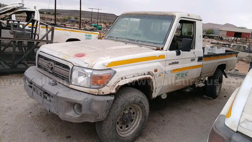 2017 Toyota LandCruiser 4x4 MT Bakkie/LDV - Non Runner