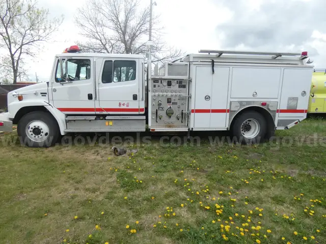 2002 Freightliner Fire Truck/Pumper - Model FL70  Mercedes-Benz MBE 900 Diesel Engine