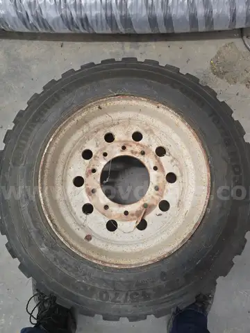 Lot of 4 Tires &#x26; Metal Rims - Continental Conti Terra HD3 Tires - Removed from a 2008 F-550