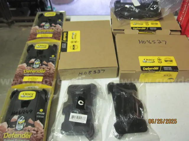 8-OTTER  PHONE CASES
