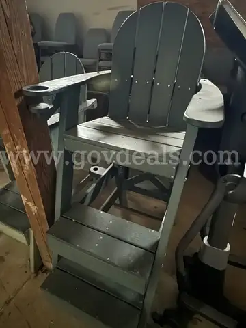 2 LIFE GUARD CHAIRS