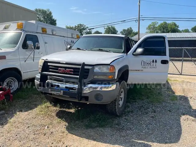 2006 GMC Sierra 2500HD SL Ext. Cab Long Bed 4WD