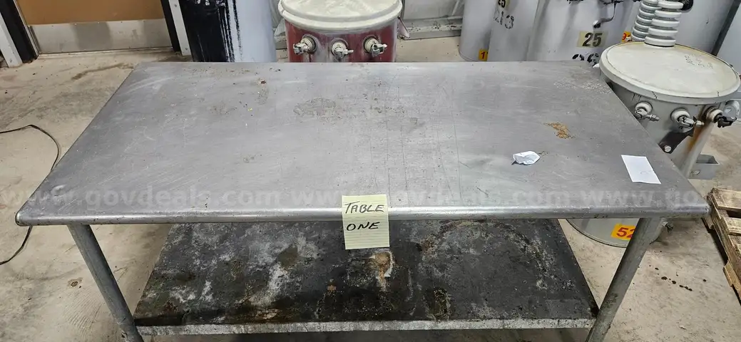 TABLE WITH SHELF LIGHT GUAGE METAL
