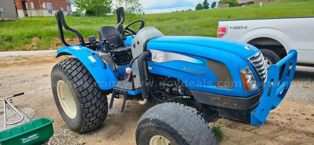 TRACTOR 2018 LS 4X4