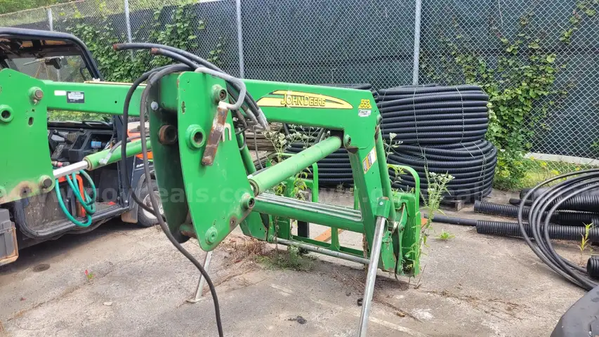 JOHN DEERE 553 FRONT END LOADER ATTACHMENT WITH FORKS X2