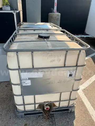 2x Liquid Storage &#x26; Transport Containers - 250 gallons each