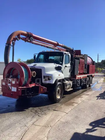 2015 Freightliner 114SD With Vac Con Combo Machine
