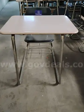 Lot of 30 Student Desks