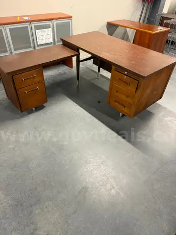 Wooden L-Shaped Desk