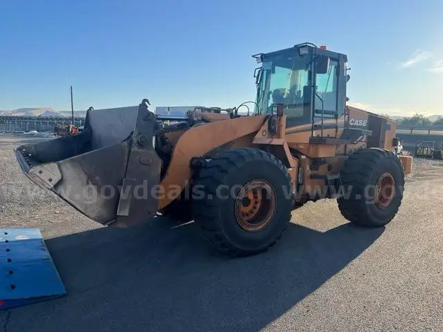 2005 Case 821C Loader (ID#11672) (25-2779) 405