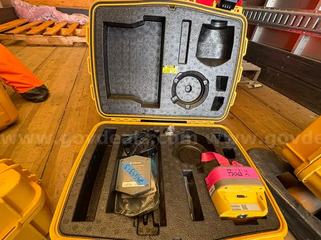Topcon Survey Equipment (ID #11807) (25-3617-1) 405