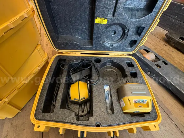 Topcon Survey Equipment (ID #11809) (25-3620-1) 405
