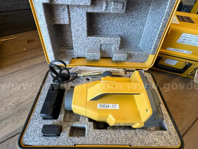 Topcon Survey Equipment (ID #11815) (25-3626-1) 405