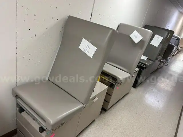 Exam Table (ct.4) (ID #11820) (25-3458-2) 39076