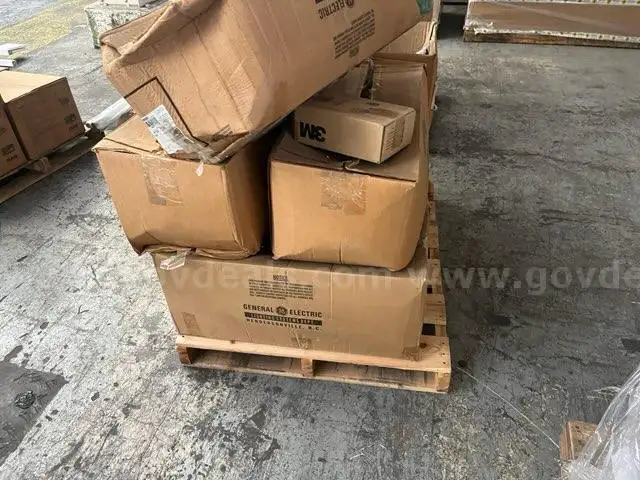 Luminaire Heads/Bulbs (ID #11874) (25-3836-1) 405
