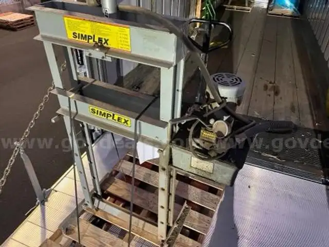 Hydraulic Press (ID #11897) (25-4056-2) 639
