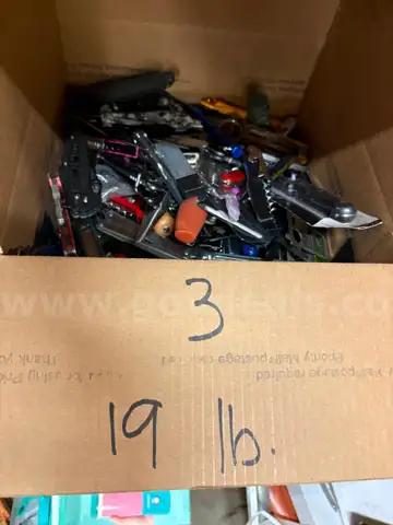 Misc. Confiscated TSA (19lb) (ID #11973) (TSA) ($40) (Box#3)