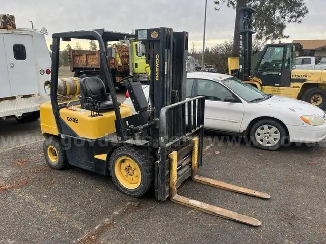 2000 Forklift (ID#12025) (25-4034) 405