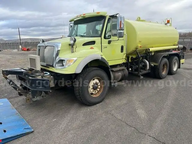 2007 International 7600 Water Truck (ID#12031) (25-4255) 405