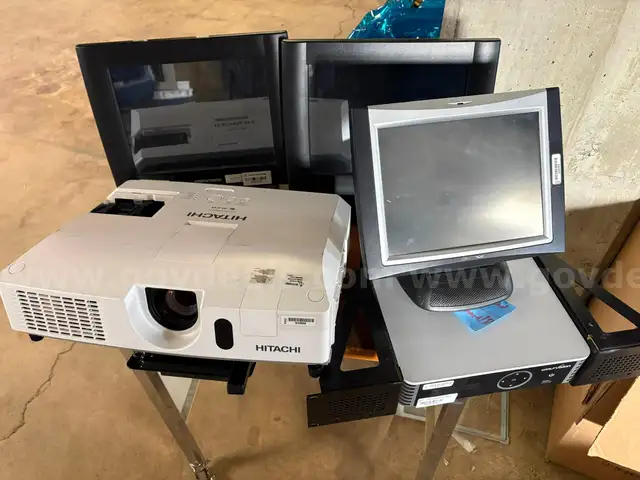 Projectors & Monitors (ID #12102) (25-4693-1) 691