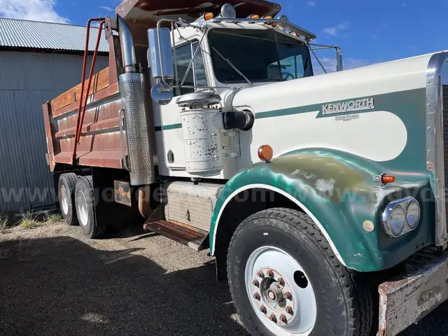 1974 Kenworth W900 Dump Truck